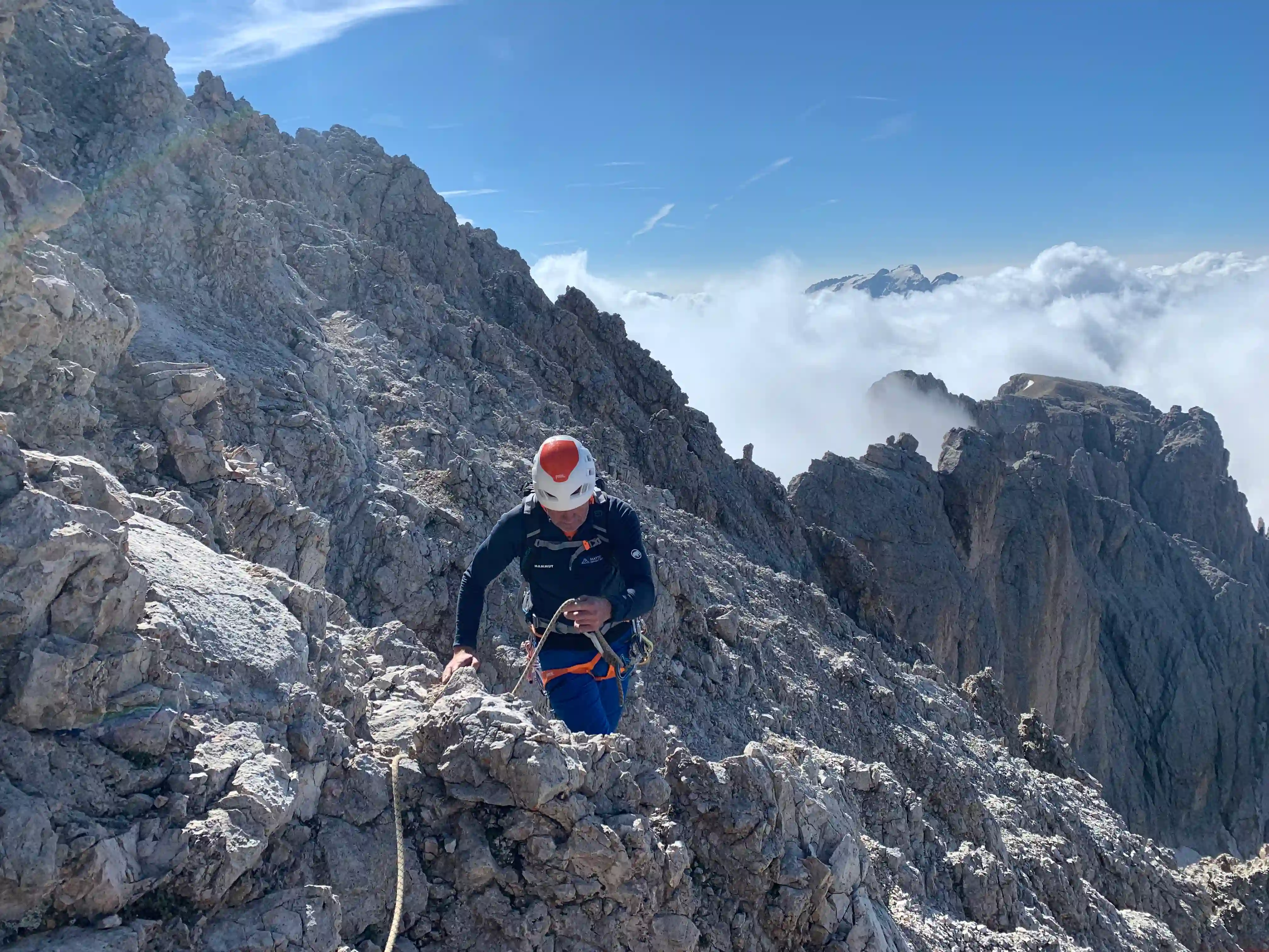 Aufstieg Dolomiten Langkofel Klettern Marmolada Normalweg mit Bergführer