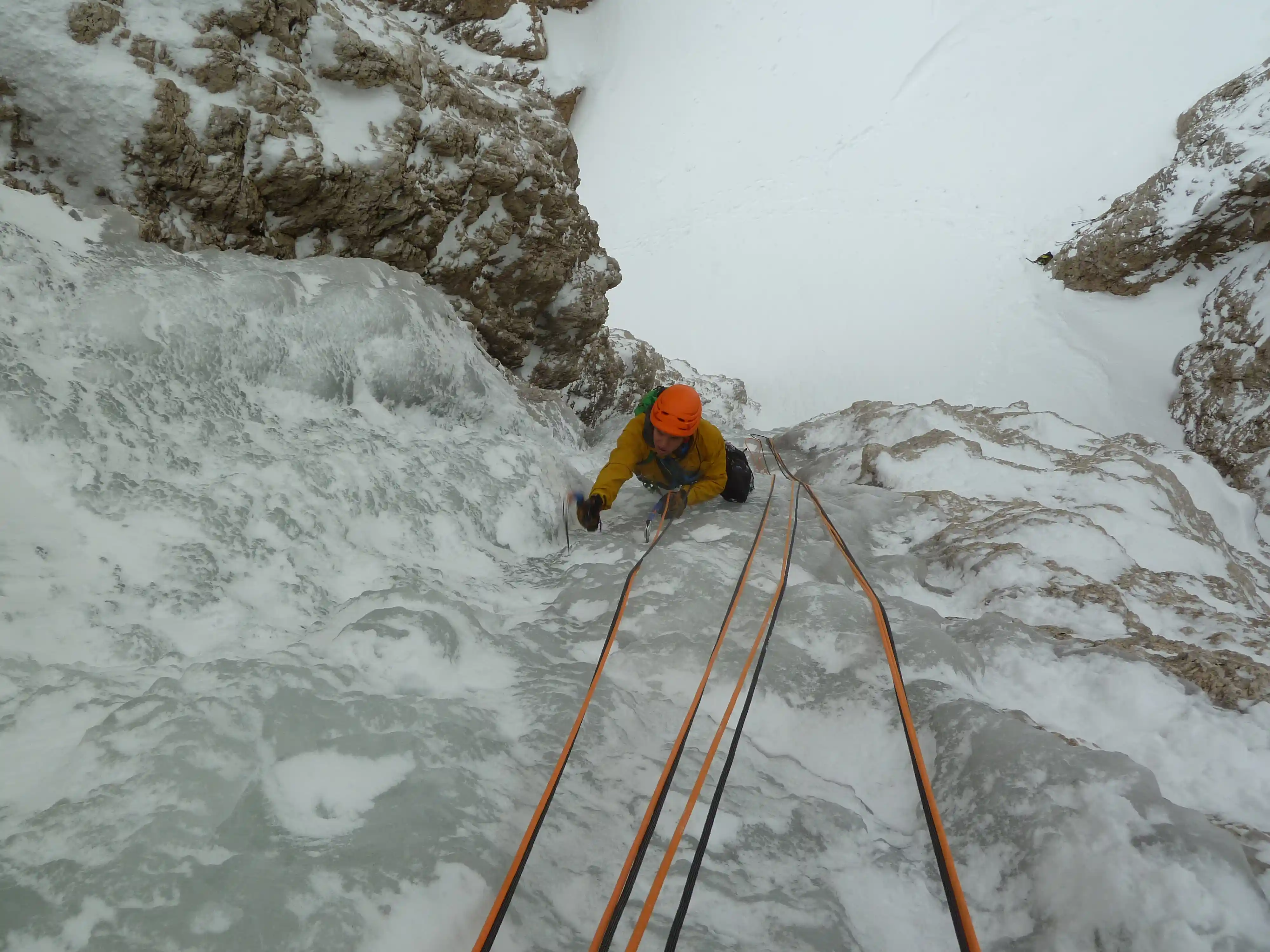 Eisklettern Dolomiten Klettern Alpin mit Bergführer