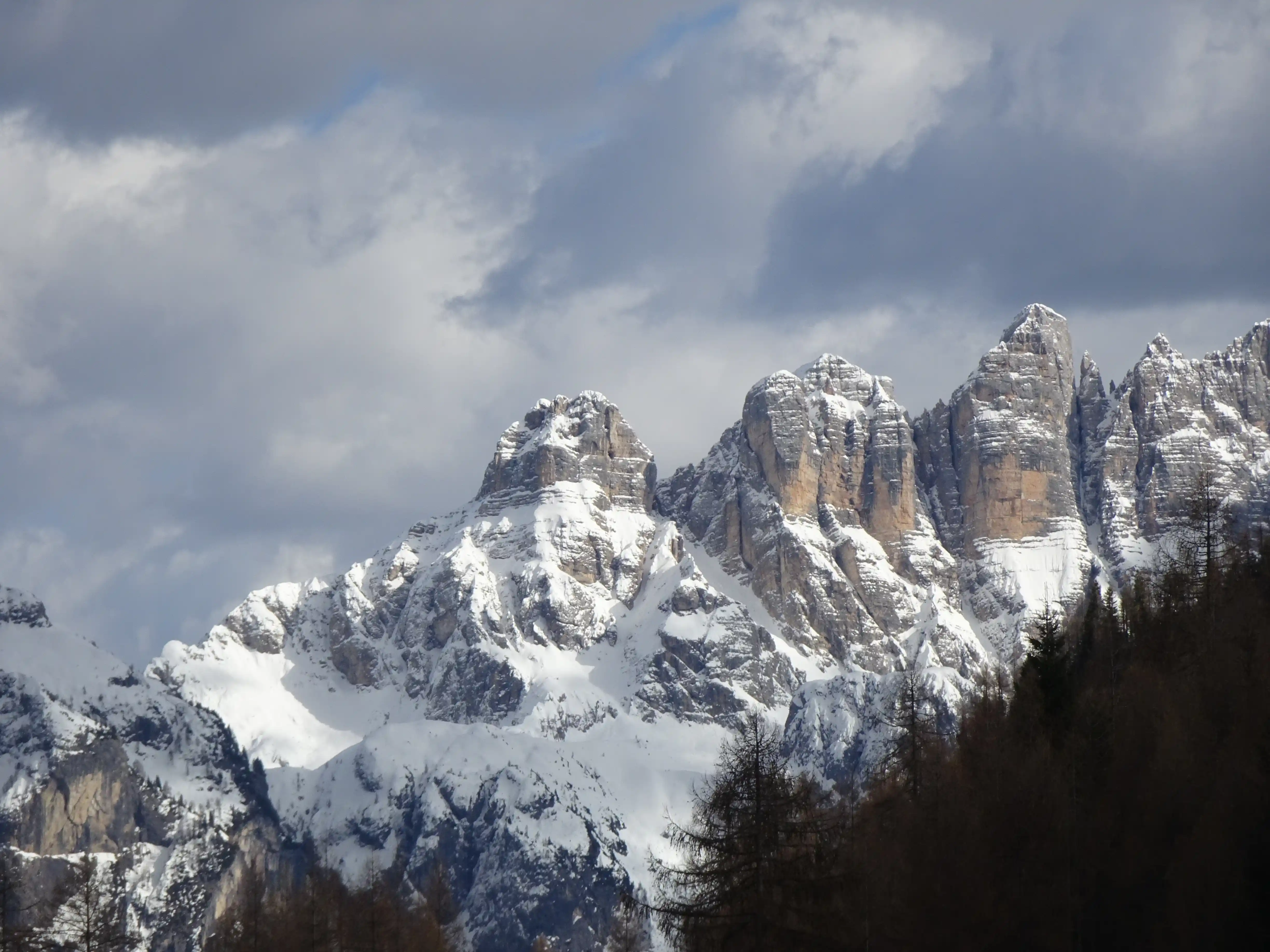 Dolomiten Sonnenuntergang Civetta Nordwestwand Civetta strahlt im Sonneuntergang Panorama Dolomiten
