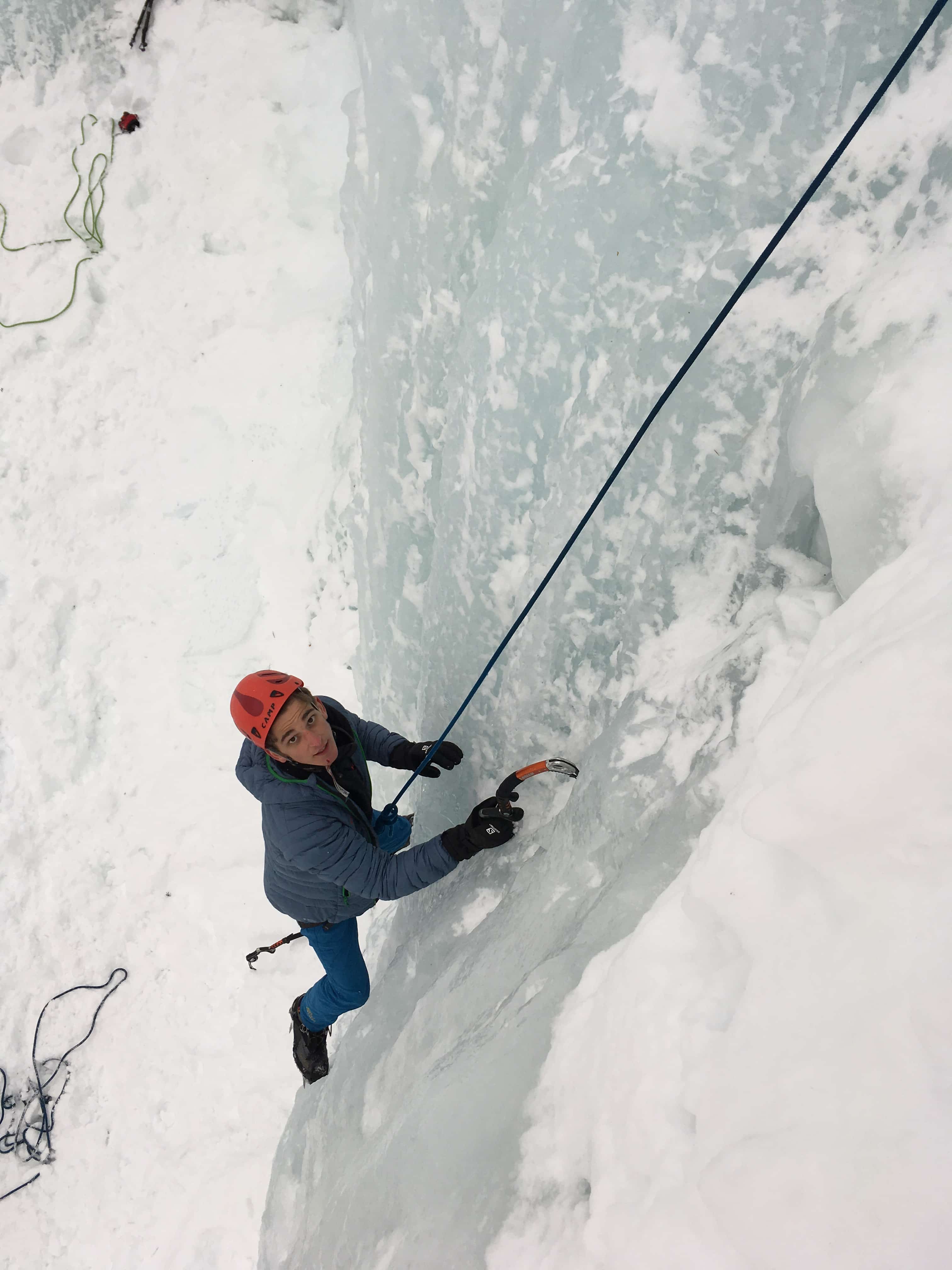 Eisklettern Sas Dlacia Armentarola Gadertal Eisklettergarten und Eiskletterkurse für Einsteiger mit Bergführer